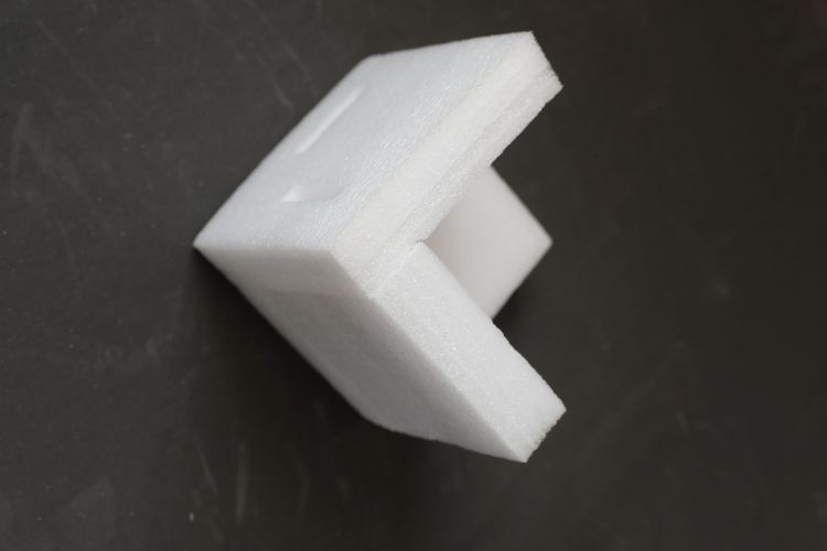 包裝界 “軟黃金”？EPE 珍珠棉內(nèi)襯憑啥成易碎品守護神